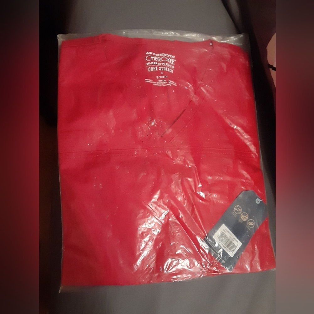Scrub top size small